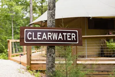 Image de Two Bedroom Luxury Glamp, huge deck, private Hot Tub at The Destination Resort