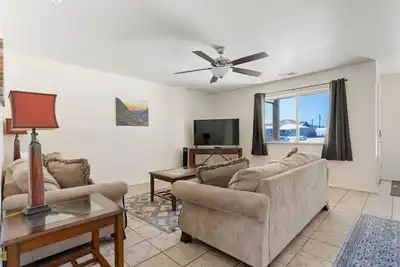 Image de Shoshone Point Family Condo - Pets Welcome