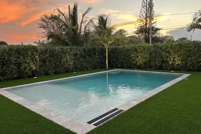 Image de Modern Delray Home, Heated Saltwater Private Pool, 4 beds, 3 bedrooms