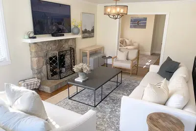 Image de Make this your Carmel-by-the-Sea Hideaway