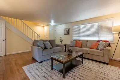 Image de Teddy's Townhome 3bd 1. 5bath Freshly Renovated!