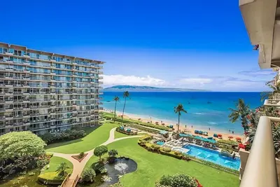Image de Maui Resort Rentals: The Whaler – 7th Floor Interior Courtyard 1br w/ Gorgeous Ocean Views!