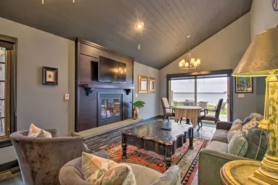 Image de Breezy Point Escape w\/ Views, Dock & Fire Pit!