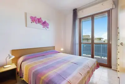 Image de Appartement de trois chambres \"Valbella C\" dans un village avec 12 piscines