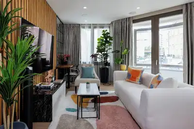 Image de Westbourne Curve, by Veeve