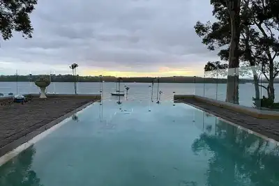 Image de Luxurious Waterfront at Lake Macquarie