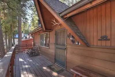 Image de Beautiful spacious cabin with amazing views, Bbq, Hot Tub, a walk to ski slopes,