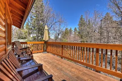 Image de Peaceful log cabin with Bbq grill, deck with gorgeous views, near attractions