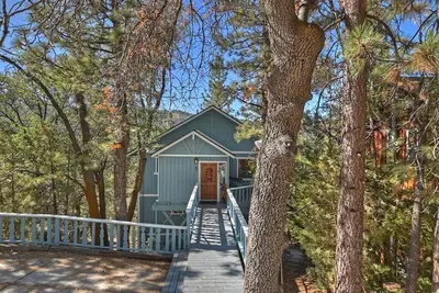 Image de Charming Ski Getaway, views, Bbq, Covered deck near Bear Mountain Ski Resort