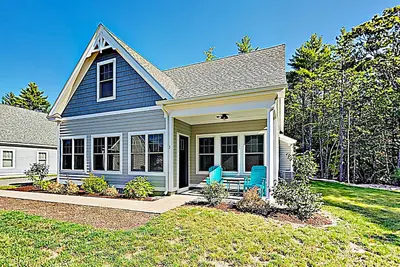 Image de Whale Song Accessible Cottage - Near Beaches w\/ Resort-style Pool