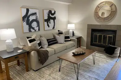 Image de Spacious 2br 2-1/2 Bath Palo Alto Retreat with Designer Touch-30 Day Minimum