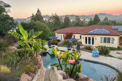 Image de Wine Country Lux Villa w/ Hot Tub and Pool
