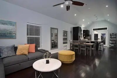Image de Modern Luxurious Gem In The Heart Of San Antonio