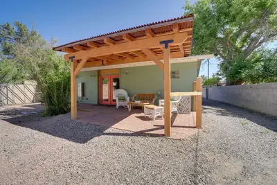Image de Old Town Cottonwood Cottage w/ Yard, Pets Welcome
