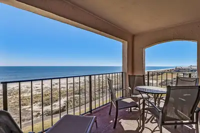 Image de Beautiful condo with pool, balcony overlooking the ocean & fast WiFi - walk to boardwalk