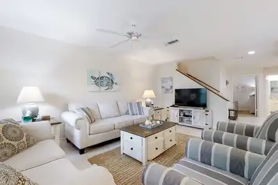 Image de Newly Renovated Summer Beach Village Home with Patio, WiFi & Shared Pool