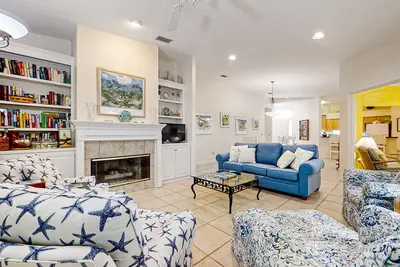 Image de Lovely Home in Summer Beach Village - Steps to Beach & Community Pool