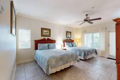 Image de Getaway near the beach with central Ac, shared pool, free WiFi