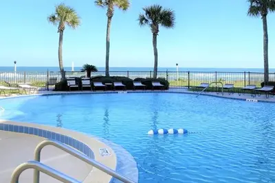 Image de Beachfront Condo with Pool. Book today! ! !