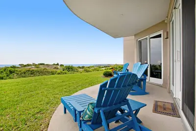 Image de Luxe, Updated, Oceanfront Condo with Ground-Floor Patio, WiFi & Shared Pool