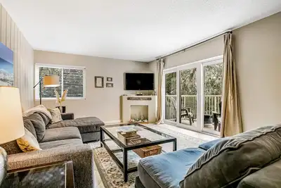 Image de Charming Villa Just Steps to Beach & Shared Pool w/Central Ac, Private Wd, WiFi