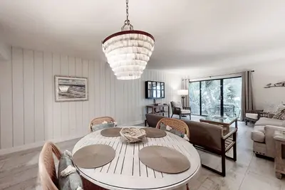 Image de Dog-friendly Beachwood home in Omni Plantation with pool & beach access
