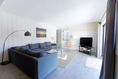 Image de Bright & Airy Dog-Friendly Condo w/Shared Pool, Free WiFi, Central Ac, & W/D