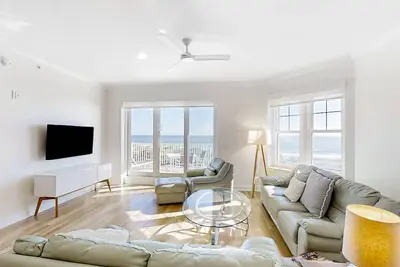 Image de Beautiful Oceanfront Getaway w/Shared Pool, Central Ac, Elevator, & W/D