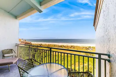 Image de Waterfront condo with balcony, views, pool & tennis
