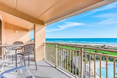 Image de Oceanfront condo with balcony, Ac, views & outdoor pool - dog-friendly