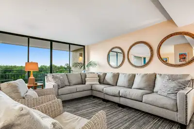 Image de Beach condo with balcony, W/D, Ac, outdoor pool & fast WiFi
