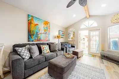 Image de Gorgeous Family-Friendly Condo with Shared Pool, Hot Tub, Sauna - Close to Beach
