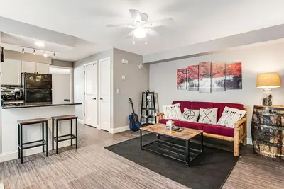 Image de Water-view condo with shared pools/hot tubs, WiFi, washer/dryer, & central Ac