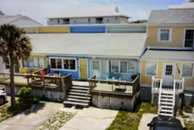 Image de Recently updated Townhouse near beach