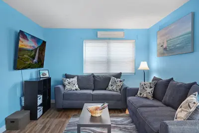 Image de Blue Ocean Condo Getaway- Across the Street from Beach