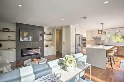Image de Updated Getaway w\/ Pool & Hot Tub on < 3 Acres!