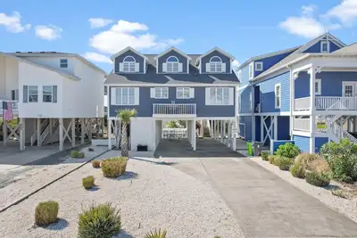 Image de \"Holden Shores\" - Oceanfront Home w/ Pool, 5 Bedrooms / 4. 5 Bathrooms