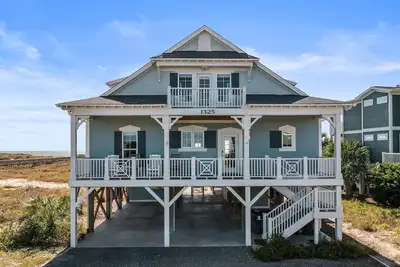 Image de ''Nothing Could Be Finer\" - Luxury Oceanfront Home w/ Private Pool, 6 Bedrooms / 6 Bathrooms