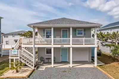Image de \"Gold's Getaway\" - Dune Home, 5 Bedrooms / 3 Bathrooms