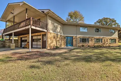 Image de Large Home w\/ Games: Walk to Bull Shoal Lake!