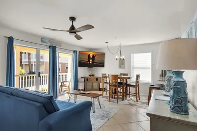 Image de 🌴Ground Floor Condo~Private Path2Beach~Pool~2br St. Martin Beachwalk Villas 311