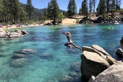 Image de Zephyr Cove 2 bedroom peek a boo view home for Tahoe Adventures