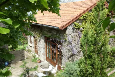 Image de maison en pierre avec beaucoup de charme restaurée style anglais