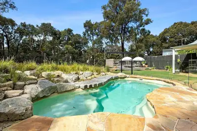 Image de 38a Bells Boulevard - a sanctuary among the bush
