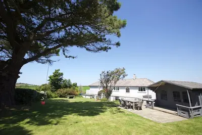 Image de Penrose Cottage - a cottage that sleeps 8 adults + 2 children in 5 bedrooms