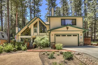 Image de Dog-friendly ski haven with game room, Bbq, short walk to Snow Summit ski resort