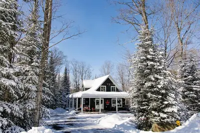 Image de The Hidden Porch at Sir Sam's (hot tub & sauna)