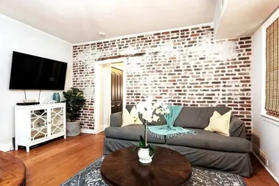 Image de ♘The Inns♘ Luxury 3br/2ba Suite! 2 Blocks to King!