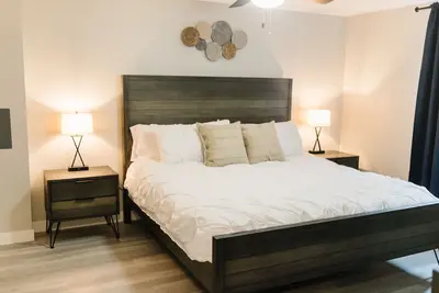 Image de Cozy Basement Apartment - Private Entrance - Near Park