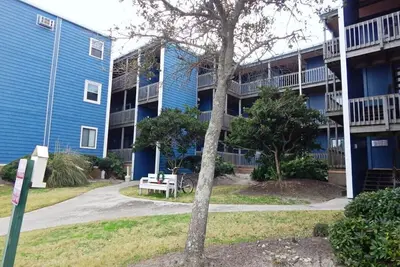 Image de Steps to the Beach! Just “Wait-N-Sea” what this condo has to offer!